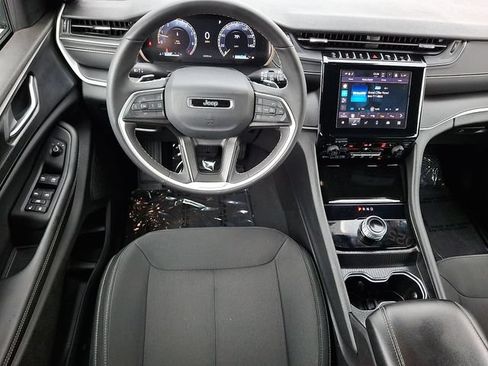 Used 2025 Jeep Grand Cherokee L Laredo w/ Luxury Tech Group I AWD/4WD image 13