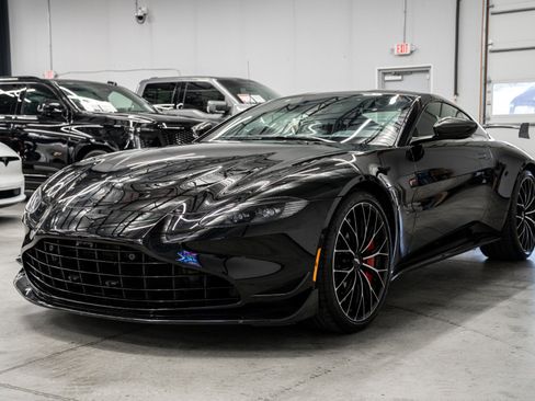 Used 2023 Aston Martin V8 Vantage Coupe RWD image 5