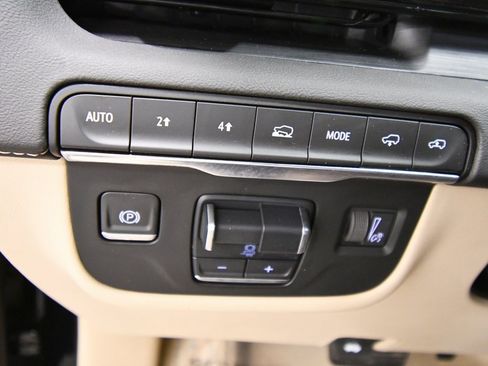 Used 2022 Cadillac Escalade Premium Luxury image 20