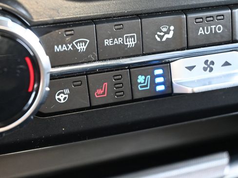 Used 2025 Ford F250 Lariat w/ Chrome Package AWD/4WD image 15