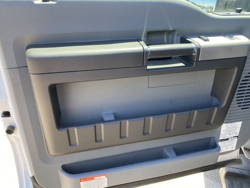 Used 2016 Ford F350 XLT w/ XLT Interior Package RWD image 15