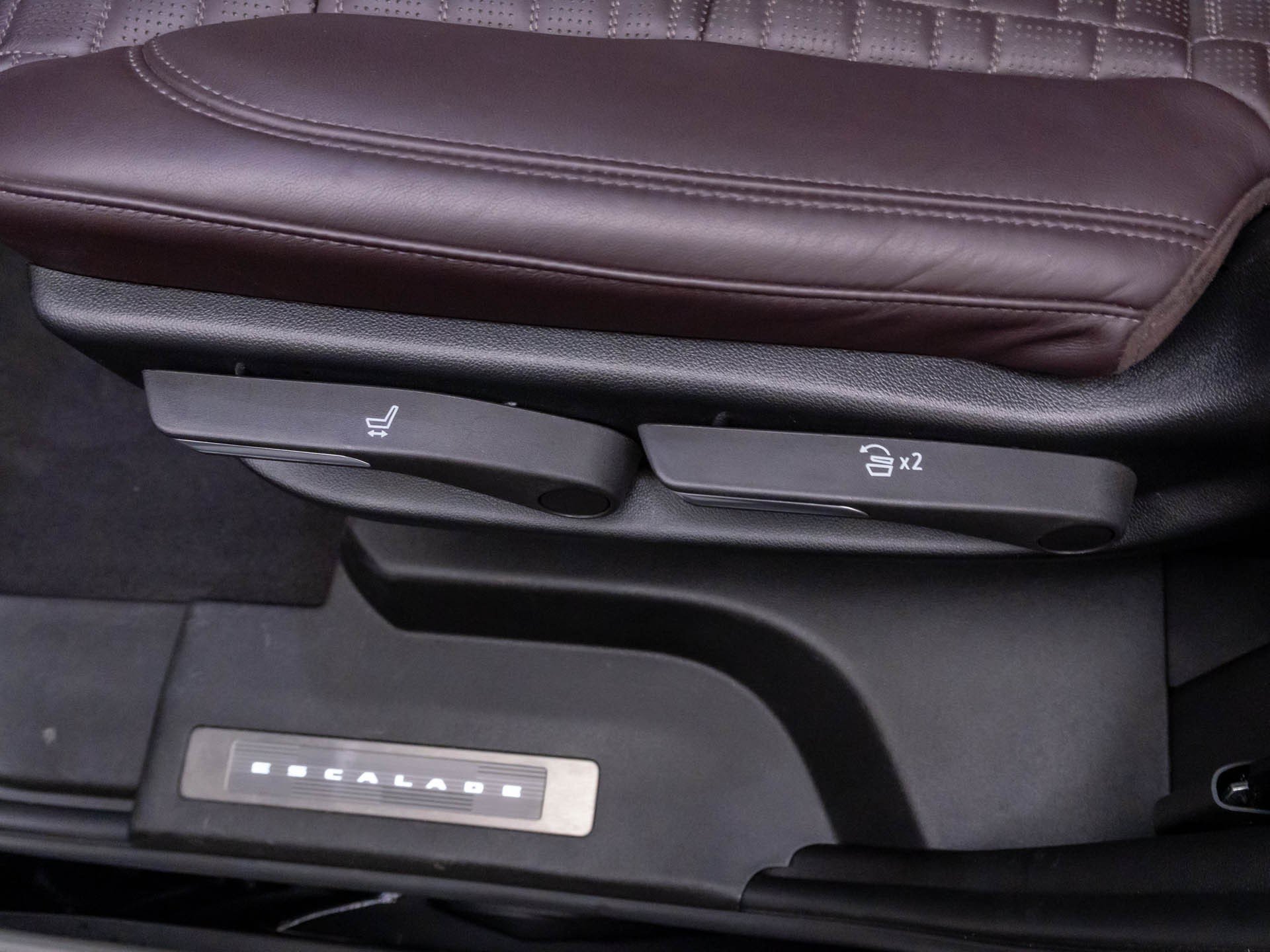 Used 2024 Cadillac Escalade Premium Luxury Platinum w/ LPO, Floor Liner Package AWD/4WD image 22