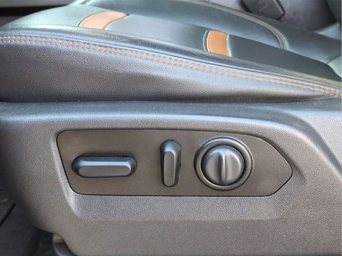 Used 2021 GMC Sierra 1500 AT4 w/ AT4 Value Package image 17