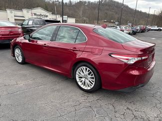 Used 2020 Toyota Camry XLE w/ Sunroof Package video 3