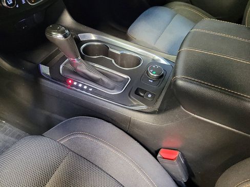 Used 2019 Chevrolet Traverse LT w/ LPO, Floor Liner Package AWD/4WD image 26