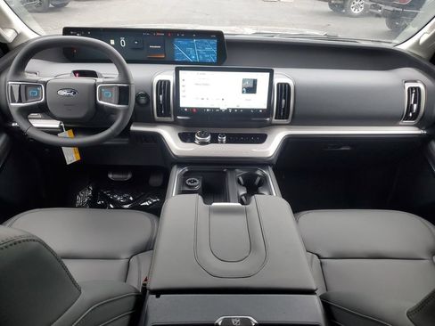 New 2026 Ford Expedition Active AWD/4WD image 25