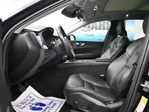 Used 2020 Volvo XC60 T5 Momentum AWD/4WD image 8