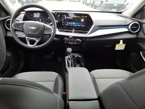 New 2026 Chevrolet Trax LT w/ LT Convenience Package FWD image 19
