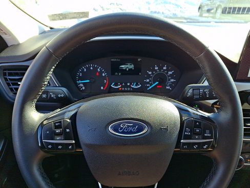 Used 2022 Ford Escape SE w/ SE Sport Appearance Package image 20