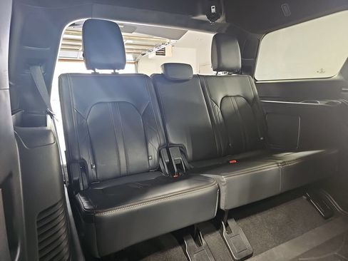 Used 2024 Ford Expedition Platinum AWD/4WD image 15