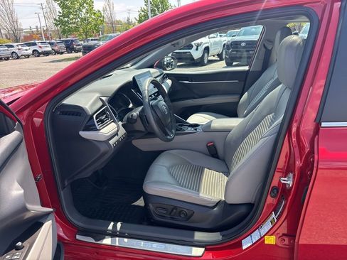 Certified 2023 Toyota Camry SE w/ Cold Weather Package AWD/4WD image 8