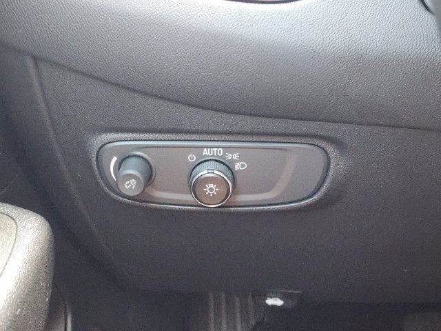 Used 2022 Chevrolet Equinox LT FWD image 22