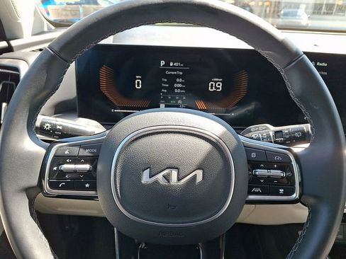 Certified 2025 Kia Sorento S AWD/4WD image 19