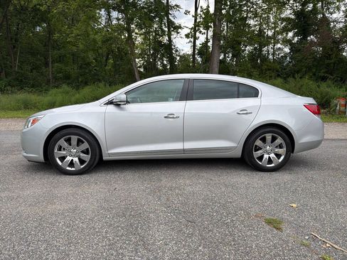 Used 2011 Buick LaCrosse CXS w/ Driver Confidence Package FWD image 2