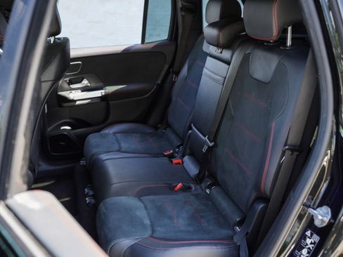 Used 2021 Mercedes-Benz GLB 250 w/ AMG Line image 24