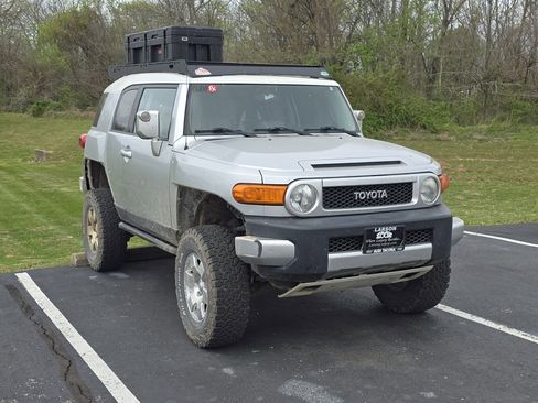 Used 2007 Toyota FJ Cruiser 4WD image 1