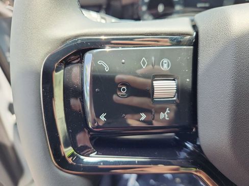 Used 2026 Land Rover Range Rover Evoque S image 19