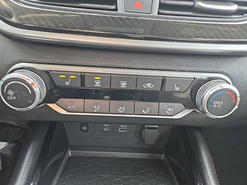 Used 2023 Nissan Altima 2.5 SR w/ SR Premium Package image 20