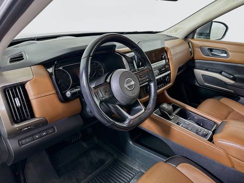 Used 2023 Nissan Pathfinder Platinum AWD/4WD image 12