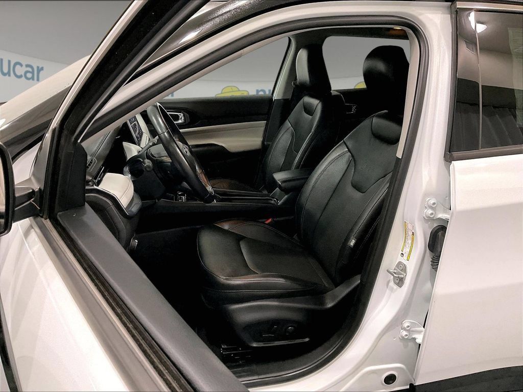 Used 2022 Jeep Compass Limited AWD/4WD image 10