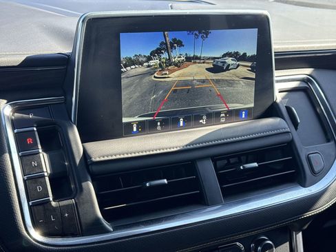 Used 2024 GMC Yukon SLT w/ SLT Premium Package image 25