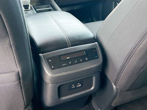 Used 2024 Nissan Pathfinder SV image 24