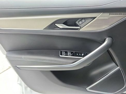 Used 2025 Jaguar F-PACE R-Dynamic S image 34