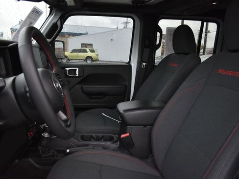 Used 2024 Jeep Gladiator Rubicon w/ Convenience Group image 13