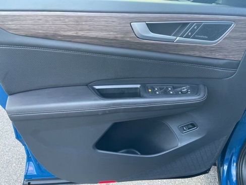 Used 2025 Volkswagen Atlas SEL Premium R-Line image 25