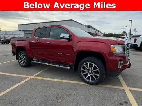 Used 2021 GMC Canyon Denali image 2