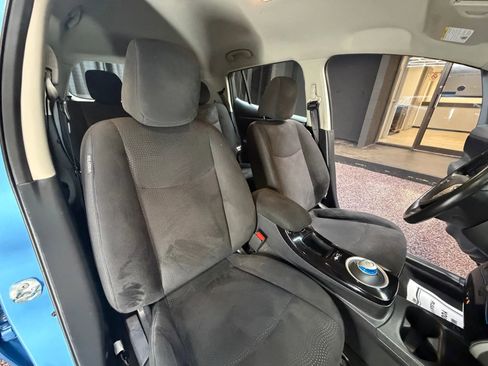 Used 2014 Nissan Leaf SV image 29