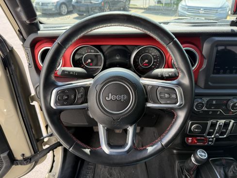 Used 2020 Jeep Gladiator Rubicon AWD/4WD image 25