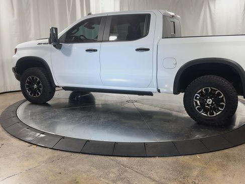 Used 2024 Chevrolet Silverado 1500 ZR2 w/ Technology Package image 7