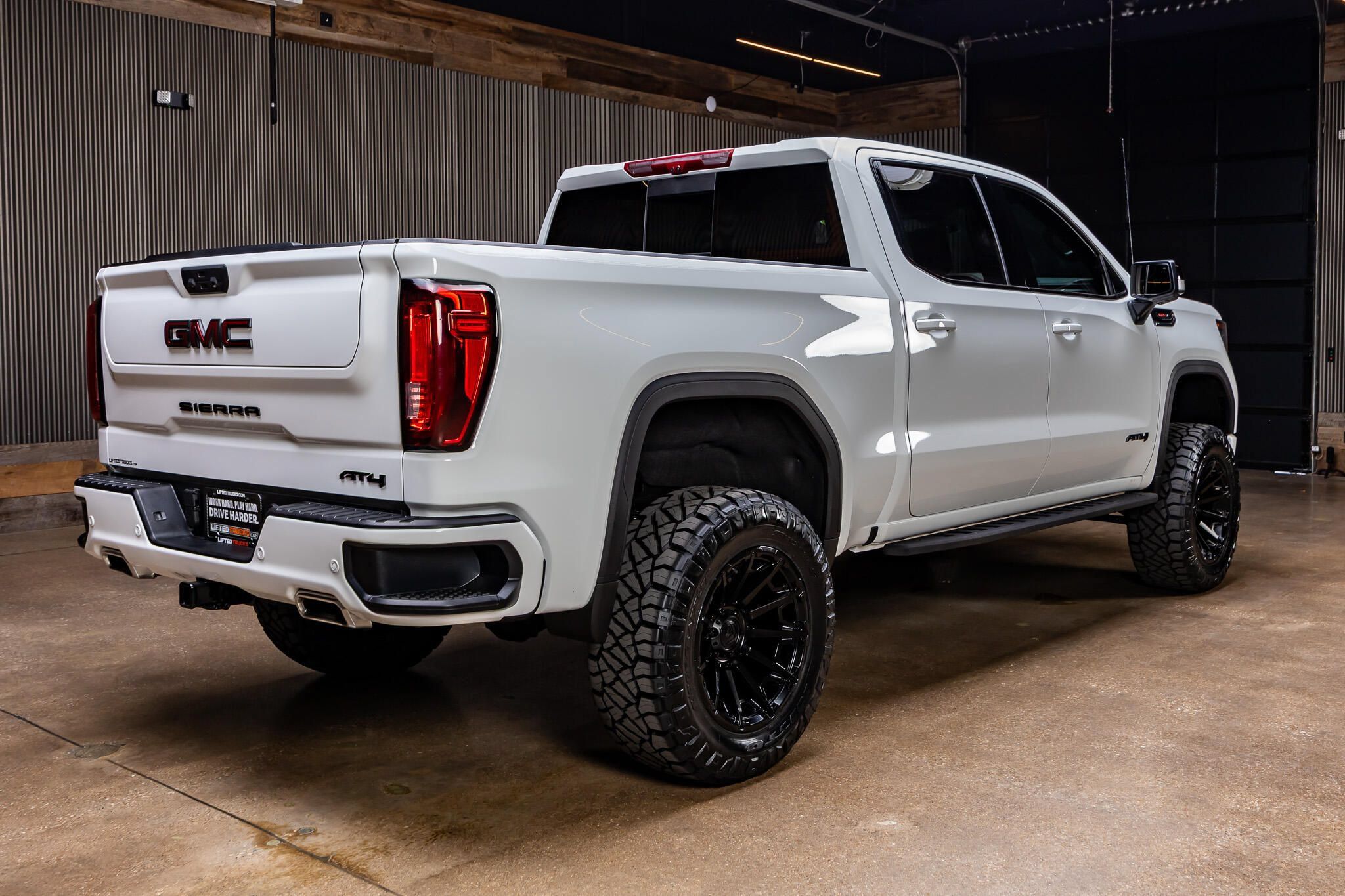 Used 2026 GMC Sierra 1500 AT4 w/ AT4 Premium Package AWD/4WD image 10