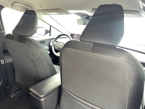Used 2025 Toyota Prius LE FWD image 42