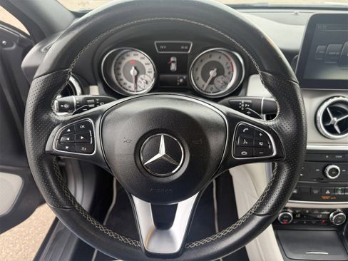 Used 2017 Mercedes-Benz GLA 250 4MATIC w/ Premium Package image 24