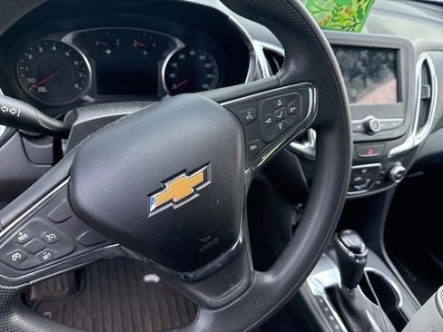 Used 2019 Chevrolet Equinox LT FWD image 4