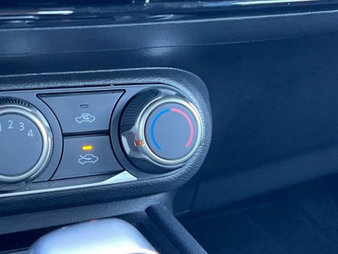 Certified 2025 Nissan Kicks S image 31