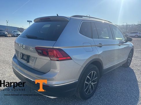 Used 2021 Volkswagen Tiguan SE w/ Panoramic Sunroof Package image 5