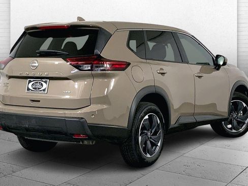 Used 2025 Nissan Rogue SV image 13