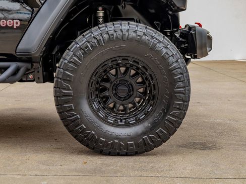 Used 2023 Jeep Gladiator Rubicon w/ LED Lighting Group image 12