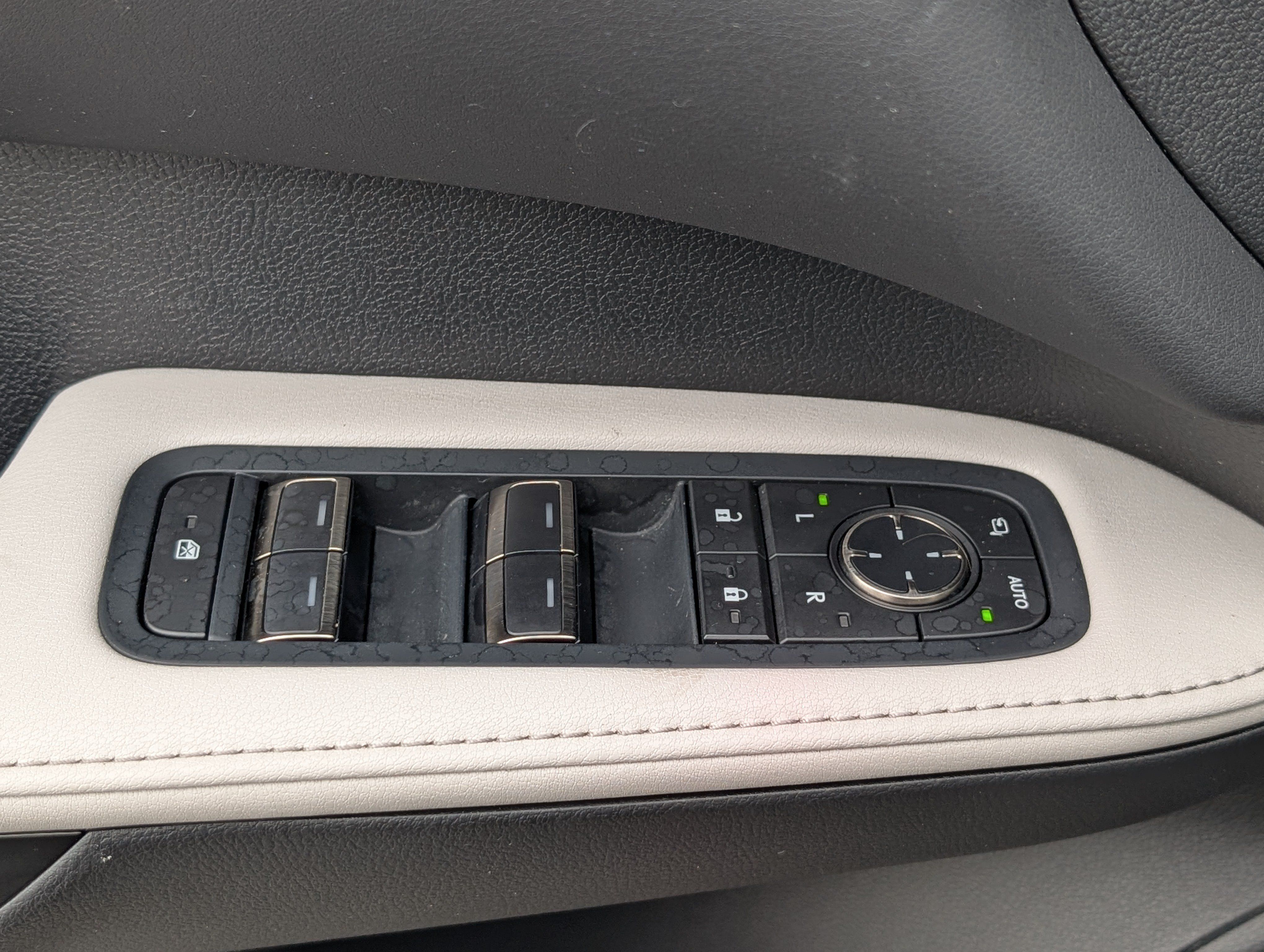 Used 2023 Lexus RX 350 Premium w/ Accessory Package AWD/4WD image 20