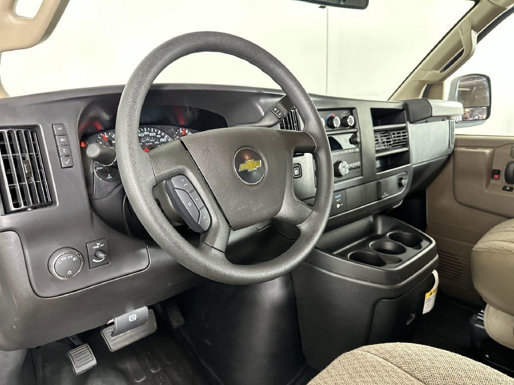 Used 2026 Chevrolet Express 2500 w/ Communications Package RWD image 13