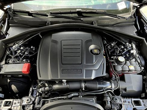 New 2026 Jaguar F-PACE R-Dynamic S image 11