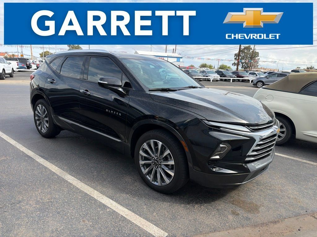 Used 2024 Chevrolet Blazer Premier w/ Driver Confidence II Package FWD image 1