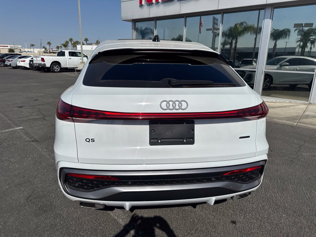 Used 2025 Audi Q5 Premium Plus w/ Premium Plus AWD/4WD image 3