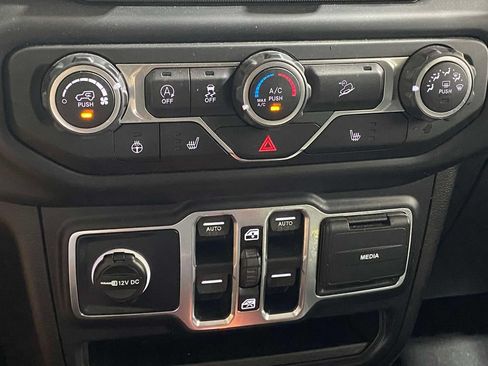 Used 2019 Jeep Wrangler Unlimited Sport S AWD/4WD image 29