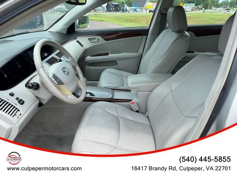 Used 2010 Toyota Avalon XLS FWD image 7