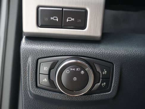 Used 2022 Ford F250 Platinum w/ Tremor Off-Road Package AWD/4WD image 31