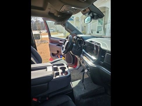 Used 2023 Chevrolet Silverado 1500 LT image 1